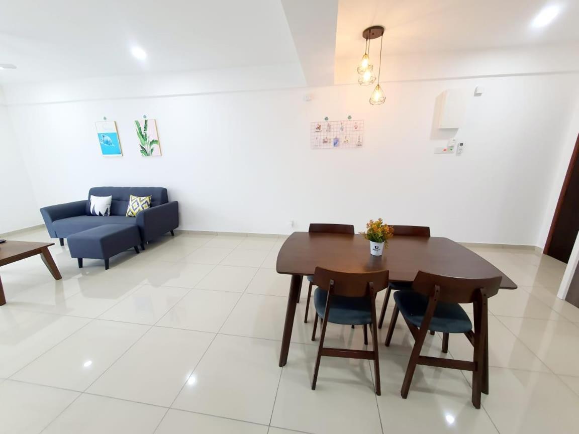 בוקיט מרטג'אם Lovely 2Room Suite6Pax@Sky Condo Juru Sentral מראה חיצוני תמונה